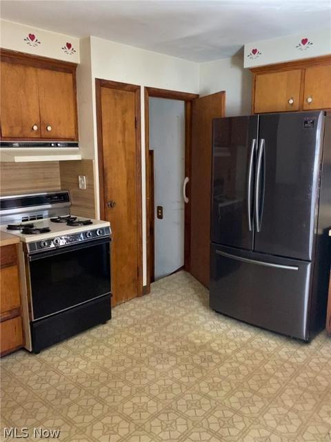 2248 Rockefeller Rd, Wickliffe, OH 44092 photo 3