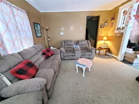 619 W 57th St, Ashtabula, OH 44004 photo 5
