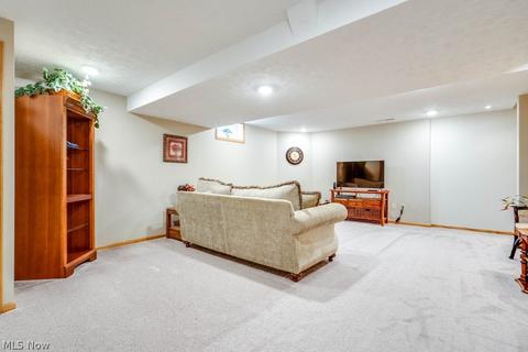 3200 Cloverhurst St NE, Canton, OH 44721 photo 32