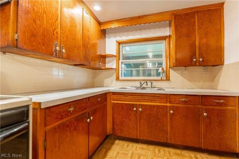 2512 Wright Rd, Akron, OH 44320 photo 20