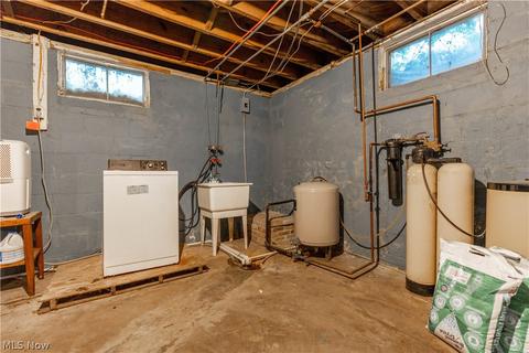 2512 Wright Rd, Akron, OH 44320 photo 12