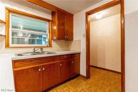 2512 Wright Rd, Akron, OH 44320 photo 18