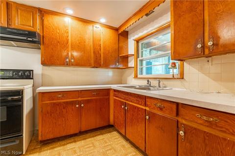 2512 Wright Rd, Akron, OH 44320 photo 19