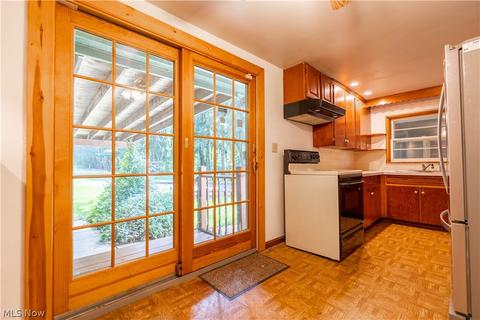 2512 Wright Rd, Akron, OH 44320 photo 21