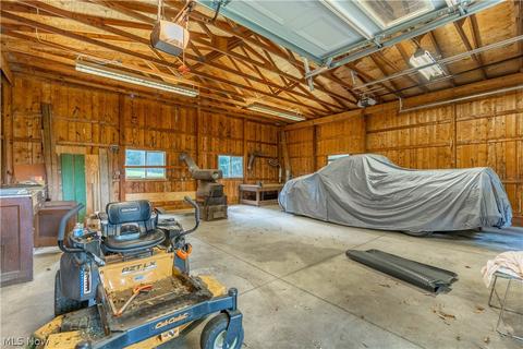 2512 Wright Rd, Akron, OH 44320 photo 13