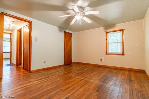 2512 Wright Rd, Akron, OH 44320 photo 4