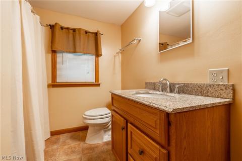 2512 Wright Rd, Akron, OH 44320 photo 2