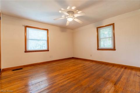 2512 Wright Rd, Akron, OH 44320 photo 5