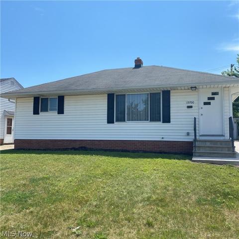 15700 Greendale Rd, Maple Heights, OH 44137 photo 1