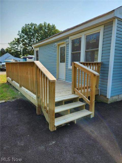4022 Dunton Rd, Lorain, OH 44055 photo 2
