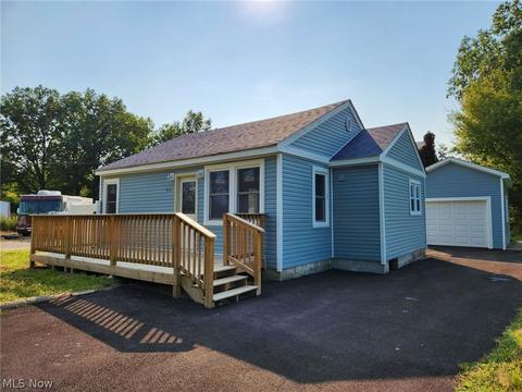 4022 Dunton Rd, Lorain, OH 44055 photo 1