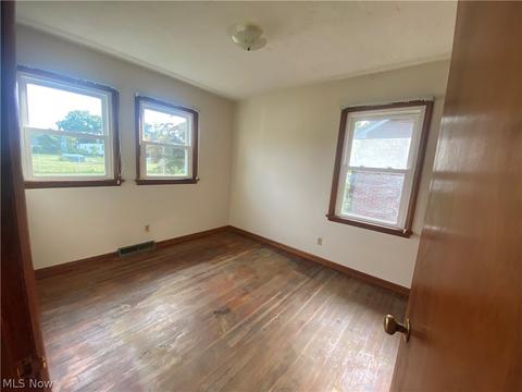 1821 W 10th St, Ashtabula, OH 44004 photo 12