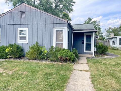 606 Bell Ave, Elyria, OH 44035 photo 2
