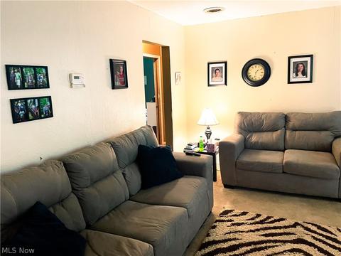 606 Bell Ave, Elyria, OH 44035 photo 5