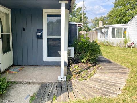 606 Bell Ave, Elyria, OH 44035 photo 3