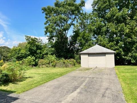 496 Devitt Ave, Campbell, OH 44405 photo 14