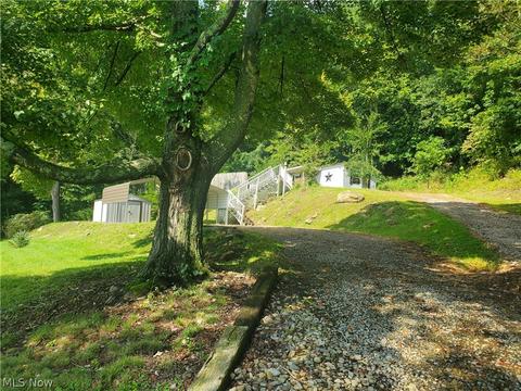 210 Downs Ave, Newcomerstown, OH 43832 photo 2