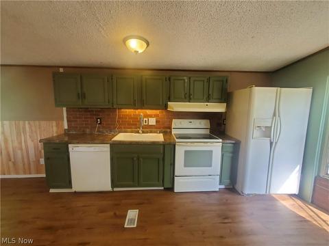 210 Downs Ave, Newcomerstown, OH 43832 photo 5