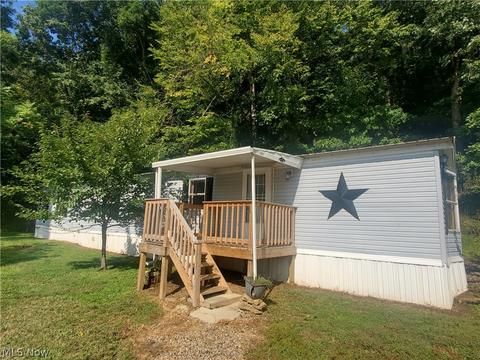 210 Downs Ave, Newcomerstown, OH 43832 photo 1