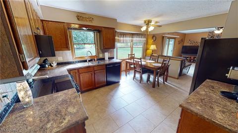 457 Herbert Rd, Akron, OH 44312 photo 9