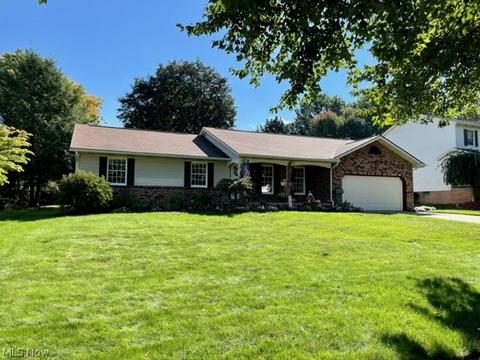 457 Herbert Rd, Akron, OH 44312 photo 2