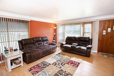 1769 E Ridgewood Dr, Seven Hills, OH 44131 photo 5