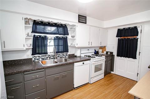 1769 E Ridgewood Dr, Seven Hills, OH 44131 photo 9