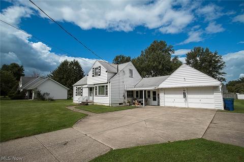 1769 E Ridgewood Dr, Seven Hills, OH 44131 photo 2