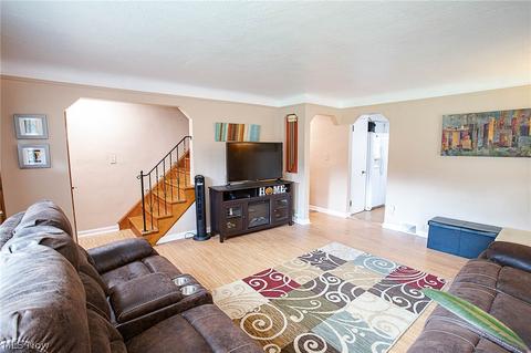 1769 E Ridgewood Dr, Seven Hills, OH 44131 photo 6