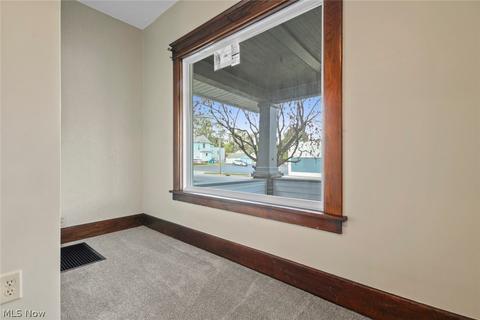 282 Elm St, Struthers, OH 44471 photo 7