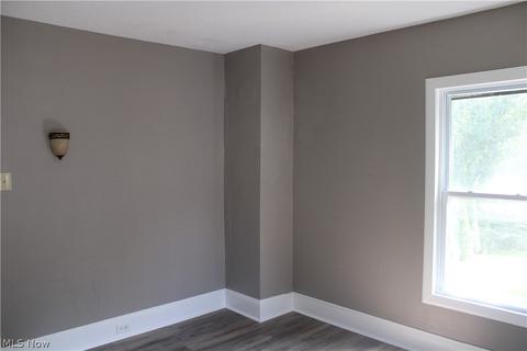 532 W 36th St, Ashtabula, OH 44004 photo 12