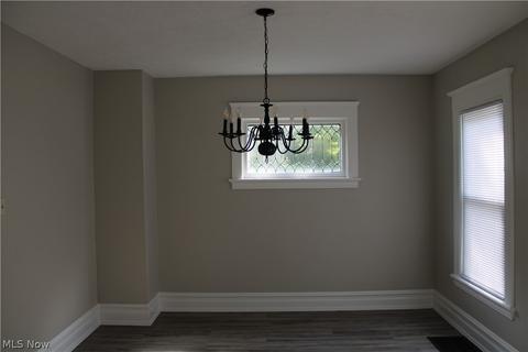 532 W 36th St, Ashtabula, OH 44004 photo 5