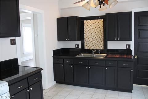 532 W 36th St, Ashtabula, OH 44004 photo 7