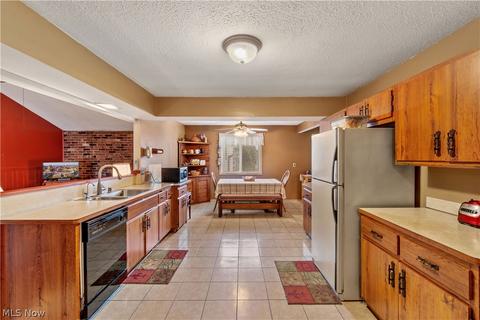 2777 Coventry Dr, Parma, OH 44134 photo 8