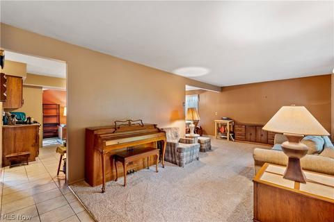 2777 Coventry Dr, Parma, OH 44134 photo 5