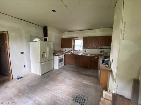 224 Poland Ave, Struthers, OH 44471 photo 15