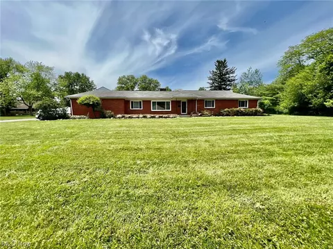 845 Melwood Dr NE, Warren, OH 44483