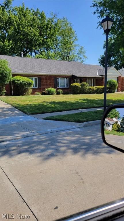 559 Hemlock Dr, Euclid, OH 44132 photo 2
