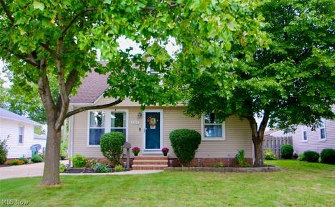 583 Bayridge Blvd, Willowick, OH 44095 photo 2