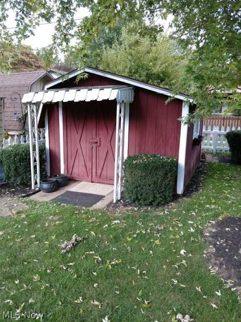 207 Buckeye St, Dover, OH 44622 photo 4