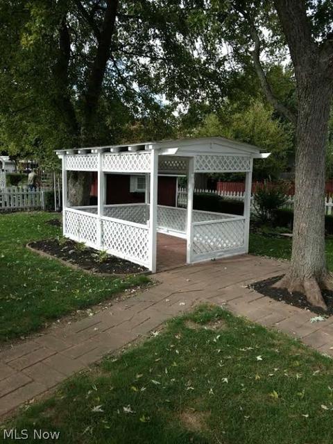 207 Buckeye St, Dover, OH 44622 photo 3