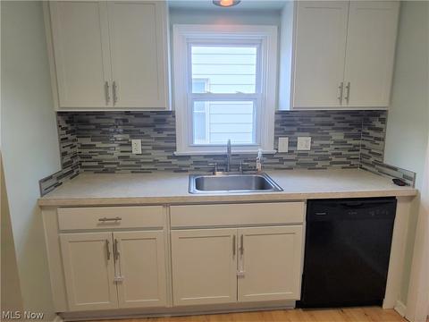 32317 Dickerson Rd, Willowick, OH 44095 photo 7