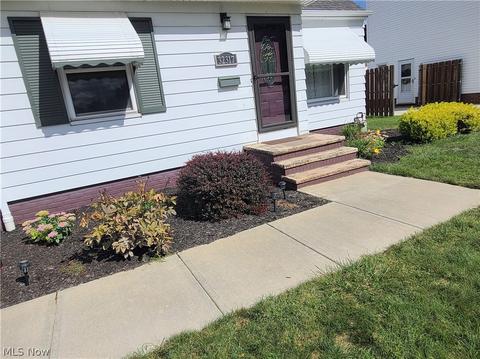 32317 Dickerson Rd, Willowick, OH 44095 photo 2