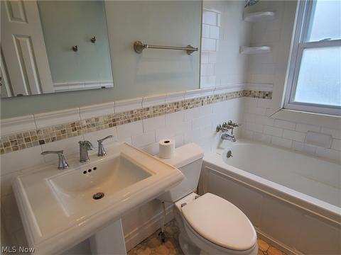 32317 Dickerson Rd, Willowick, OH 44095 photo 10