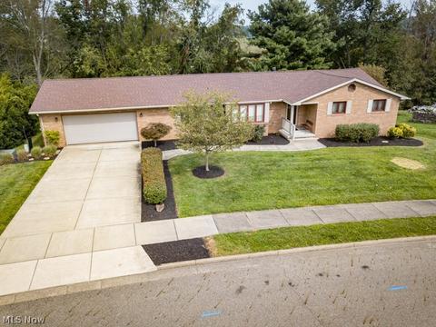 205 Schaar Dr, Dover, OH 44622 photo 1