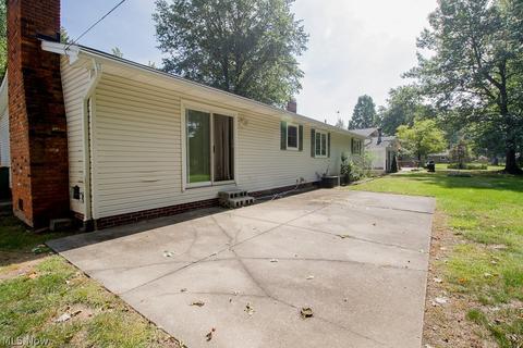 6410 Melshore Dr, Mentor, OH 44060 photo 4