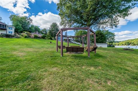 422 E Mohawk Dr, Malvern, OH 44644 photo 9