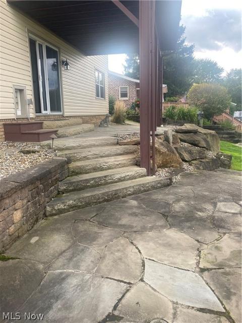 422 E Mohawk Dr, Malvern, OH 44644 photo 6