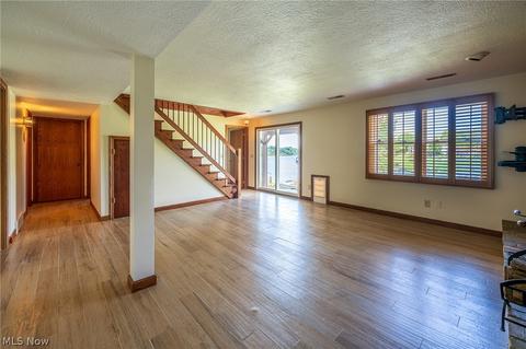 422 E Mohawk Dr, Malvern, OH 44644 photo 23