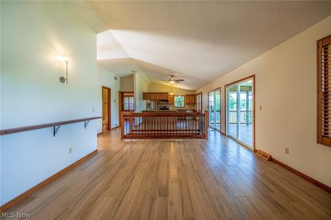 422 E Mohawk Dr, Malvern, OH 44644 photo 17